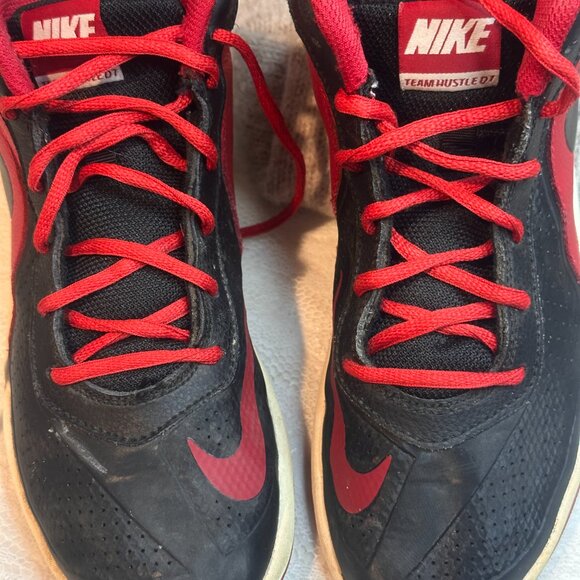 Nike Team Hustle D7 Sneakers Basketball Kids Shoes Youth Training Sports School - Picture 12 of 16
